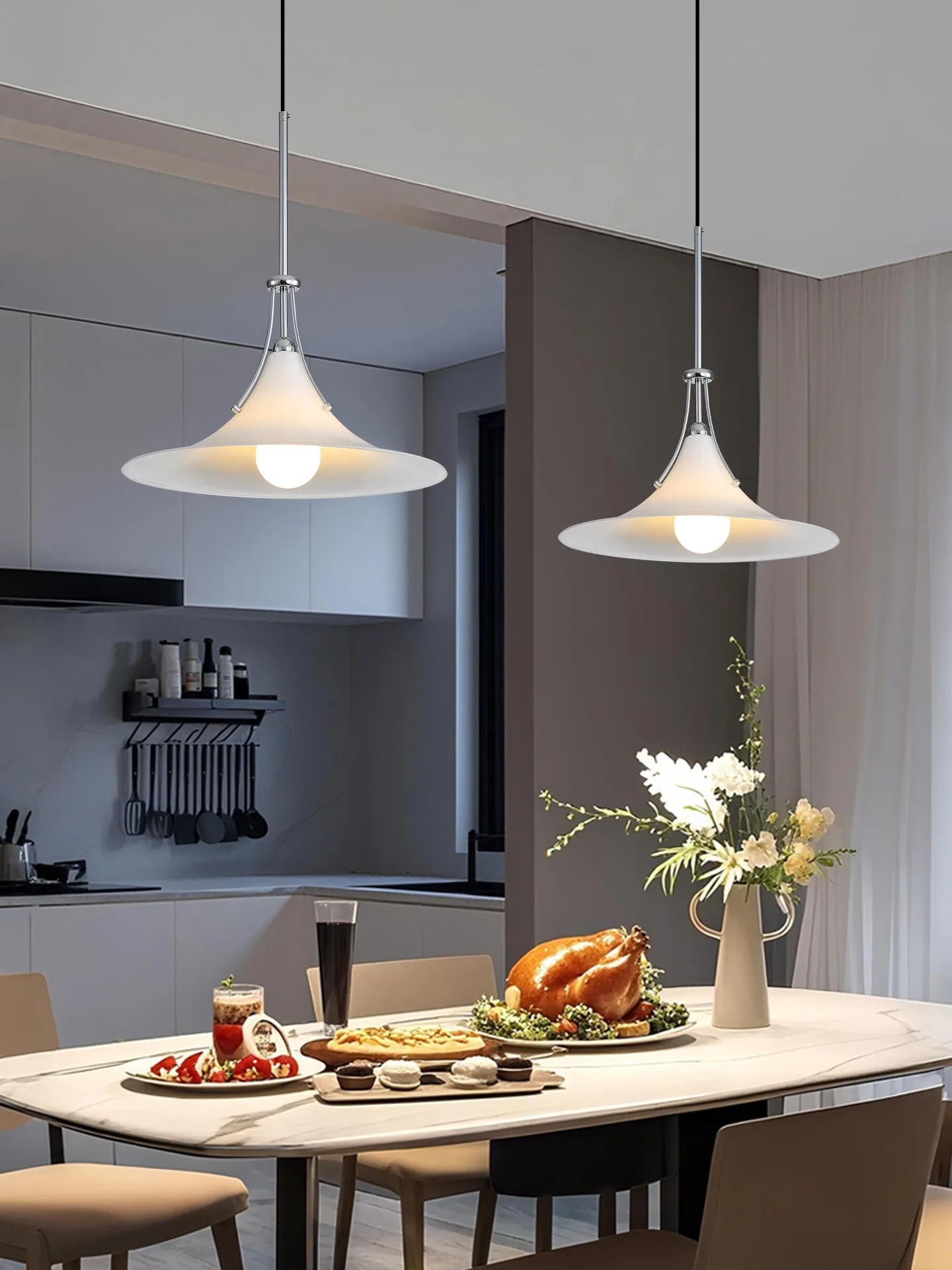 

Restaurant lights French retro creative art bar Wabi Sabi style full spectrum dining table trumpet glass pendant light