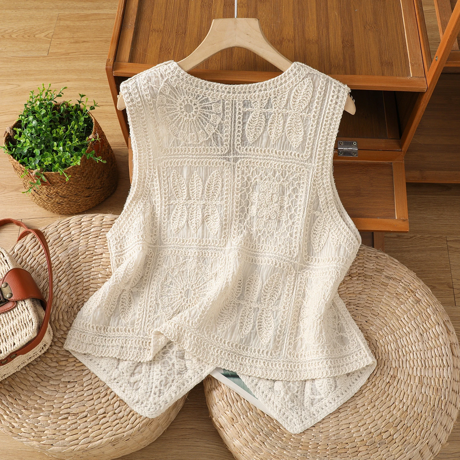 Skeleton Lace Vest Female Summer New Korean Fashion Temperament Elegant Versatile Thin Section Casual Outer Cardigan Blouse