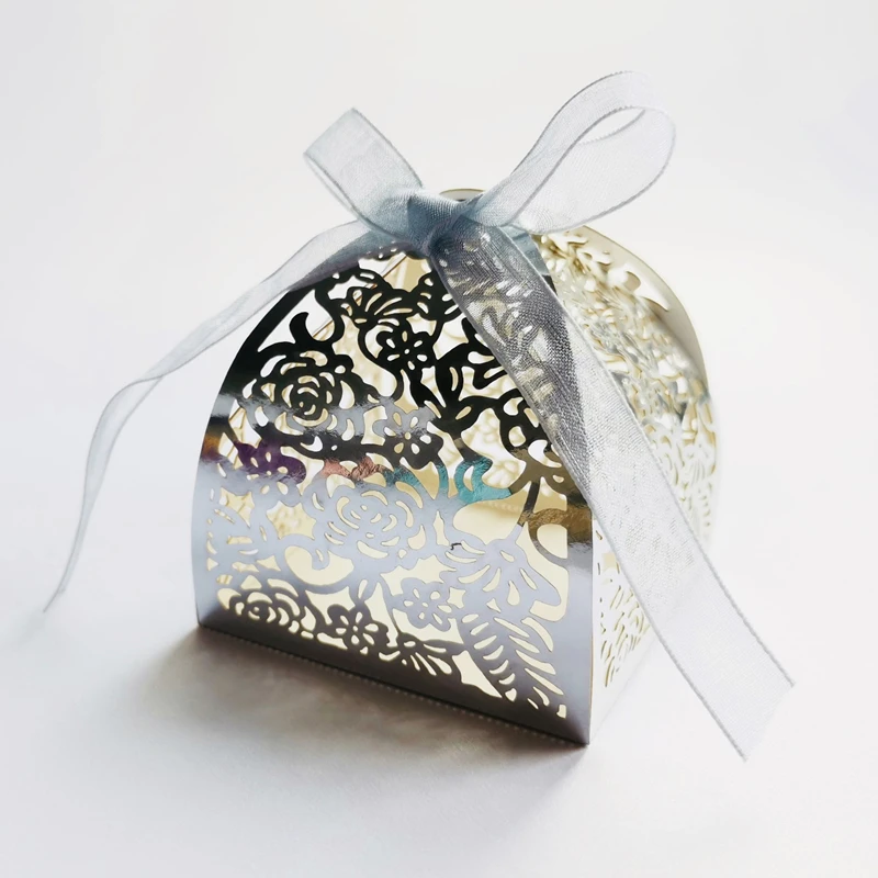 Cajas de dulces de boda con corte hueco láser, 25/50/100 Uds., con etiqueta de agradecimiento, regalo del Día de San Valentín, caja de embalaje de Chocolate, recuerdos de fiesta