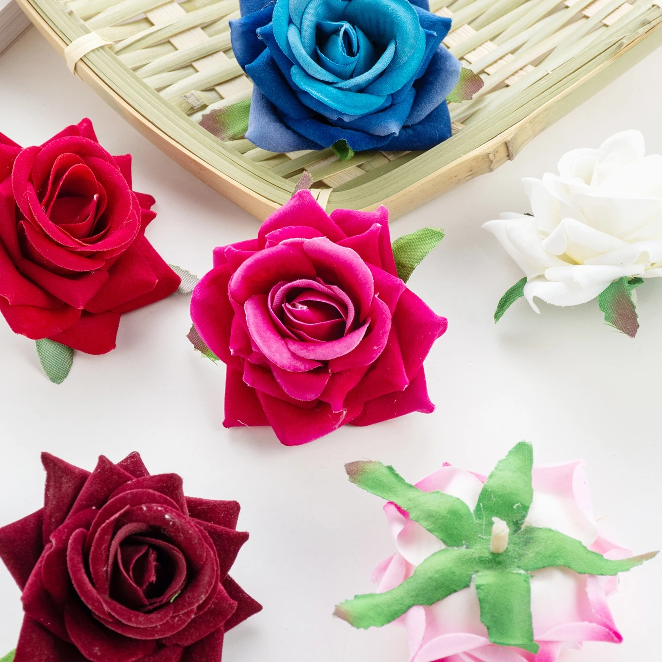 50/100 Stück Künstliche Blumen 6CM Seidenrosen Braut Großhandel Material Heimdekoration Hochzeitsdekoration Scrapbooking Handwerk Blumen Geschenke – Detail 2