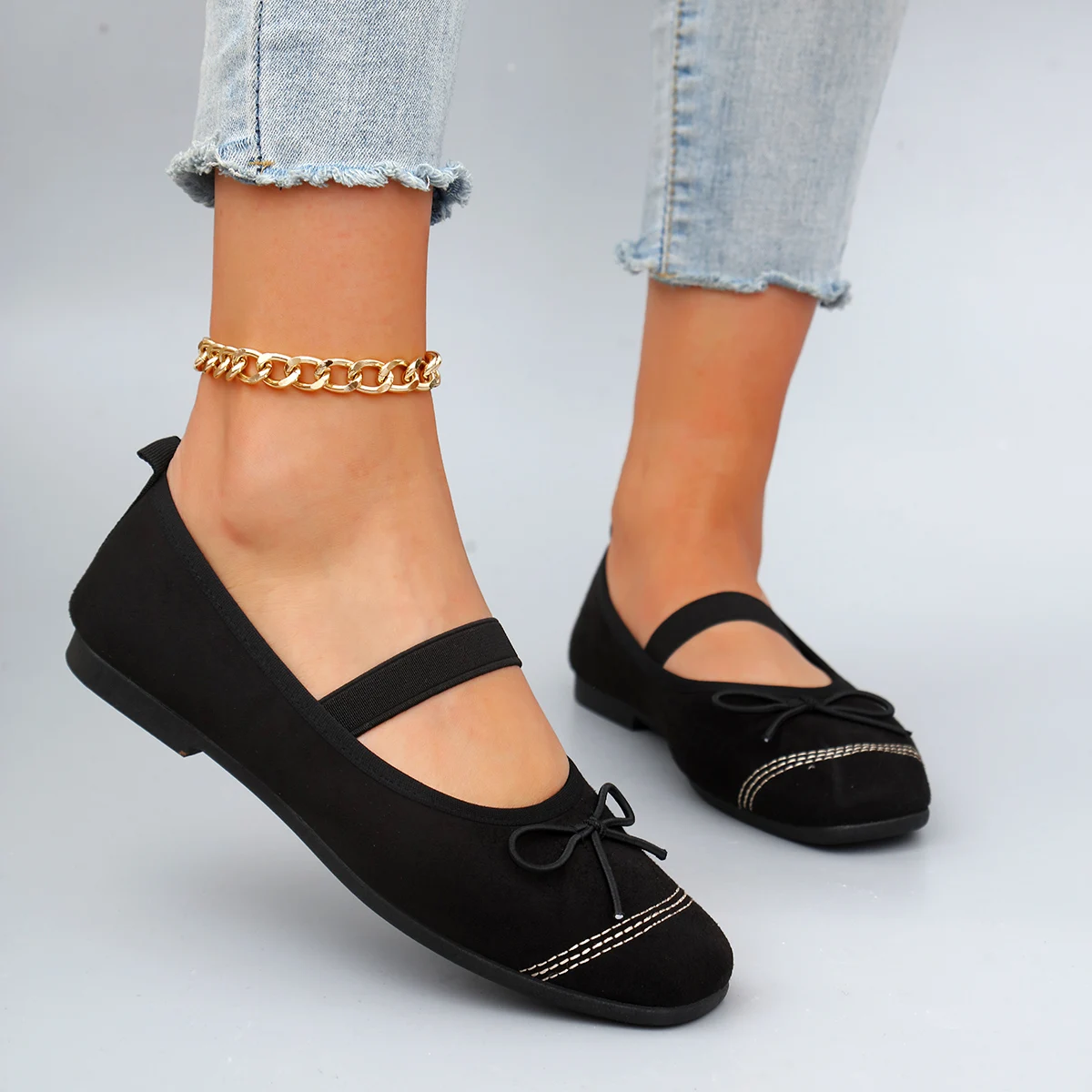 

Spring Women's Comfortable, Breathable, Lightweight, and Wear-Resistant Casual Shoes with Soft Soles for Lazy People to Step on