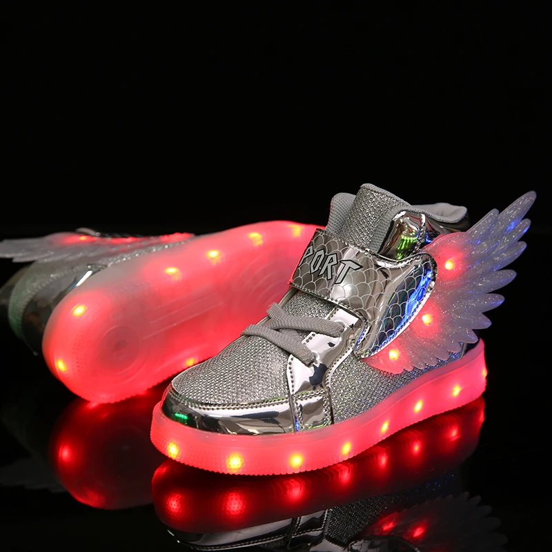 

Pink Winged 7-Color Flashing Light-Up Shoes for Kids: Summer Sneakers for Girls and Boys Students