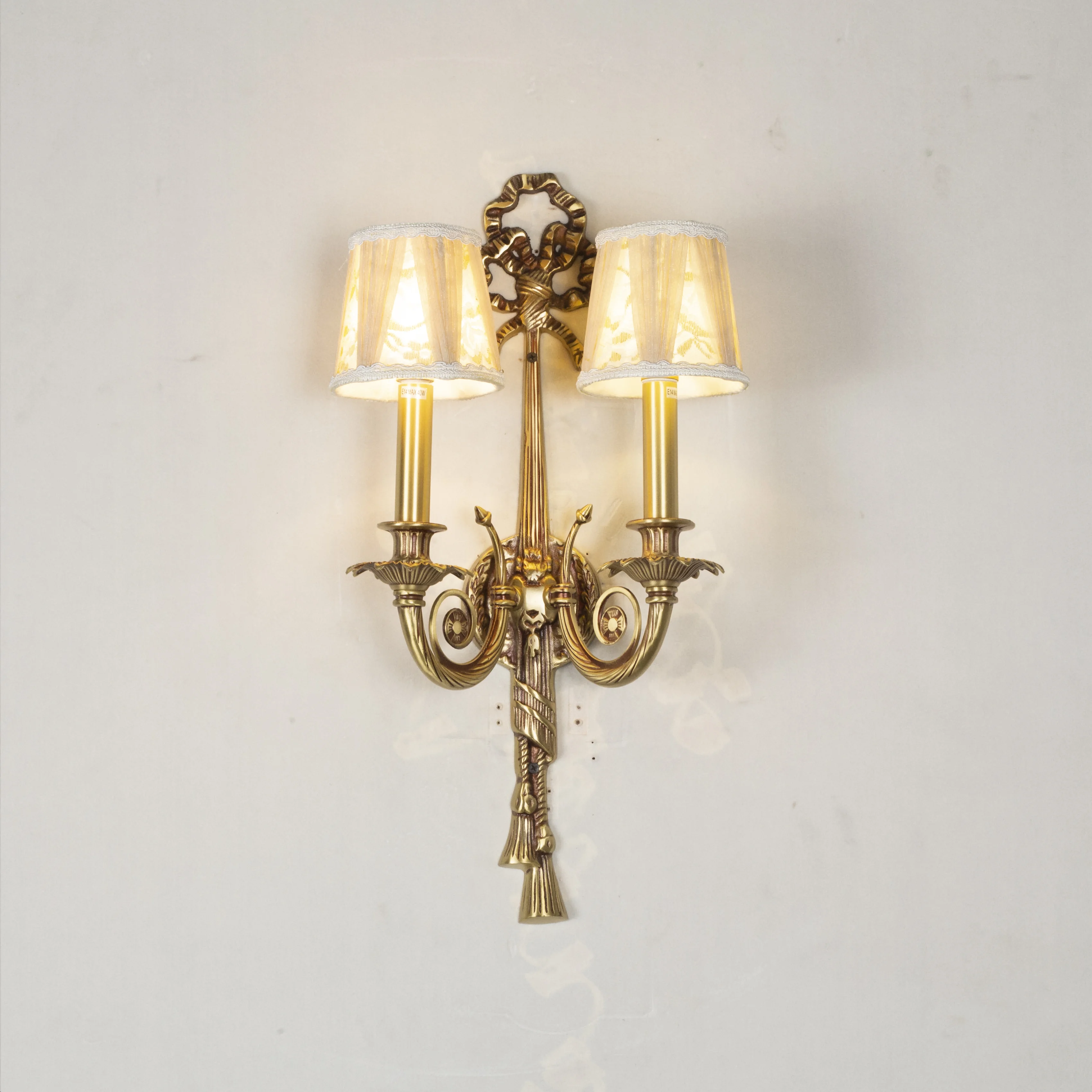 Luxury Brass Wall Lamp French 2 Light Candle Holder Fabric Lampshade 2 Arm Rolling Candle Wall Light Hotel Hallway
