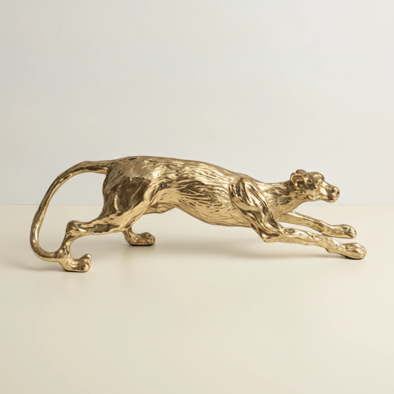 Leopard Figurine Elegant Leopard Sculpture Animal Statue Luxurious Desktop Decoration Sophisticated for Decorators, Tabletop