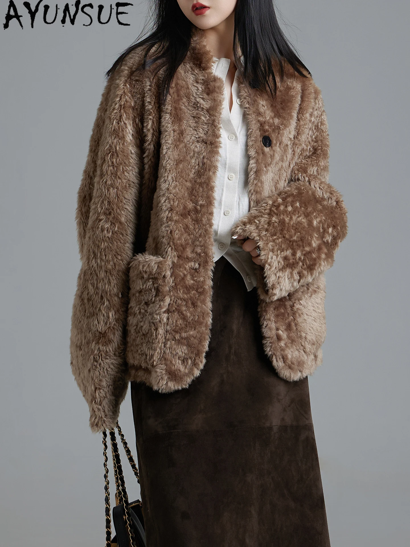 معطف فرو من جلد الغنم الطبيعي من AYUNSUE ملابس شتوية للنساء 2025 ملابس الشارع الشهير سترة من الجلد الطبيعي ميرينو امرأة جديدة في معاطف