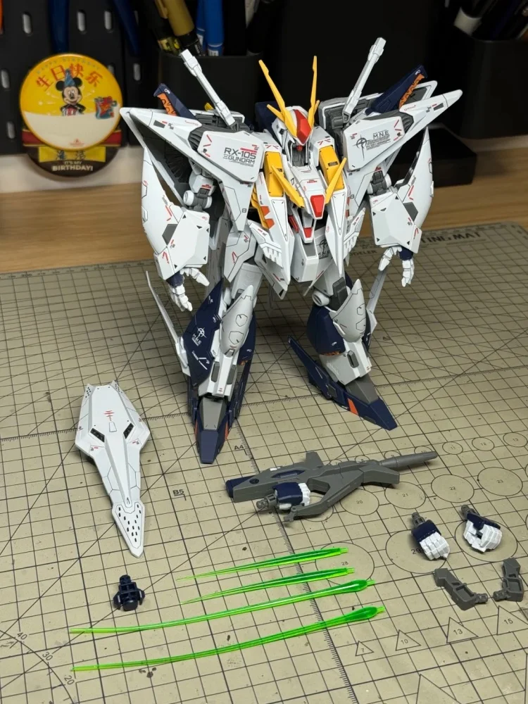 En STOCK JUJIANG RX-105 XI HG 1/144 Kit de modelo de figura de acción de montaje Robot de juguete para aficionados modelo de plástico regalo de colección