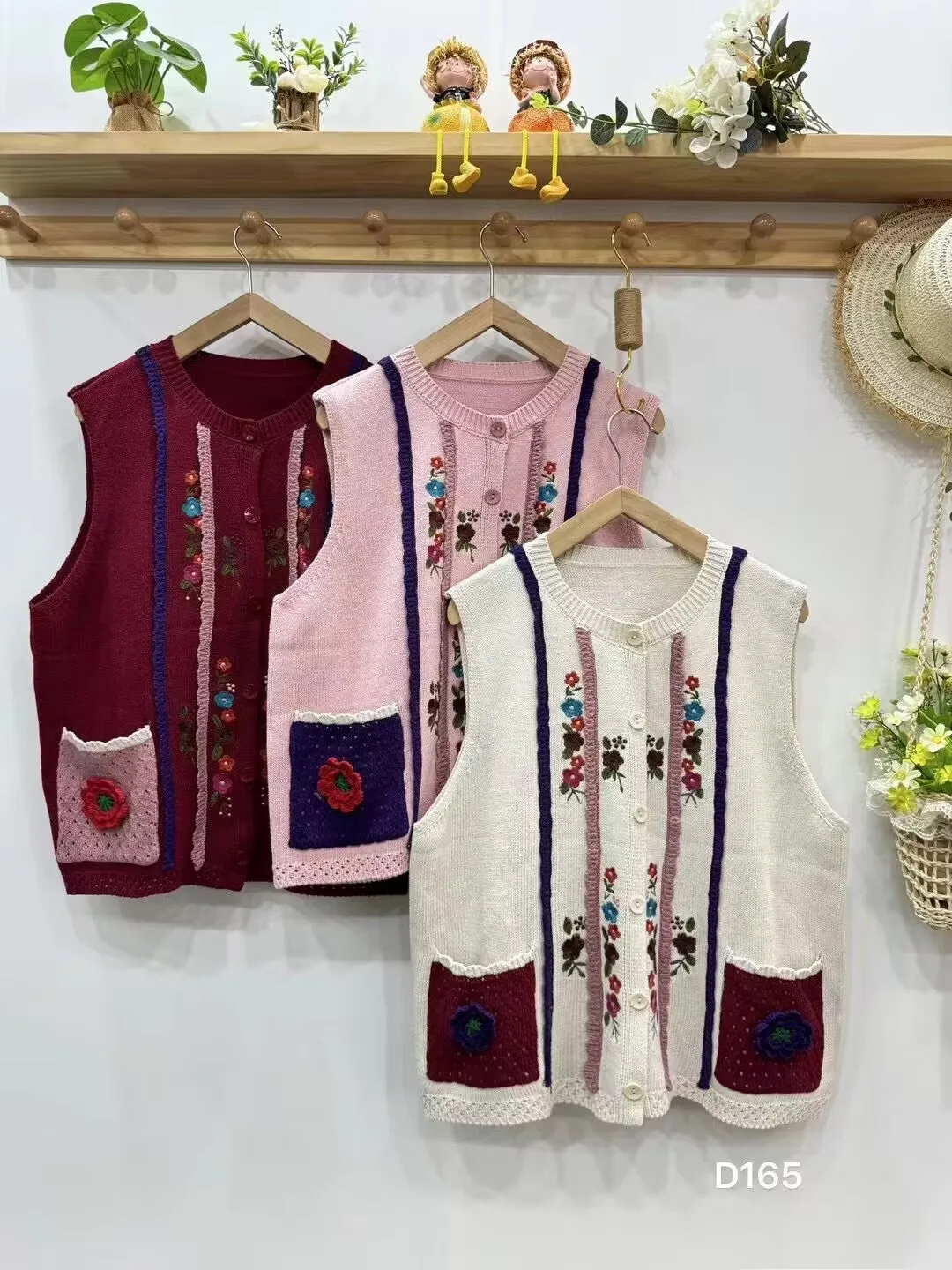 Autumn New Sweet Single Breasted Embroidered Sweater Vest Women Casual Sleeveless Tops D165