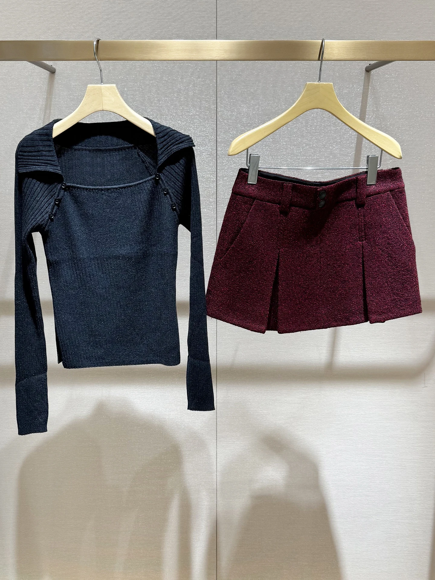 

Вязаный комплект из свитера и юбки с квадратным вырезом, удлиняющий ноги, роскошный, для зимы...