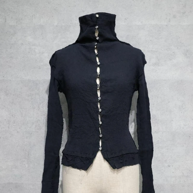 

Retro High Neck Buckle Slim Fit Women's Personalized Design Sense, Niche Spicy Style Long Sleeved T-shirt Top