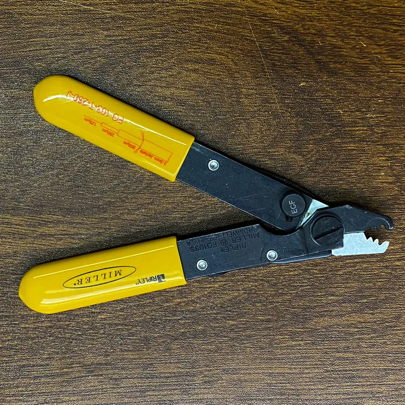 

Dong Yong Original Imported Miller Fiber Optic Stripper FO 103-T-250-J Three Port Three Holes Fiber Loose Tube Stripping Pliers