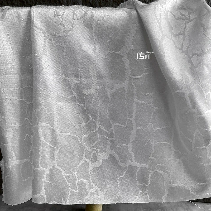 Tecido jacquard branco prateado para vestidos, bolsas, roupas, tecidos de designer, material de poliéster para roupas, costura de vestuário diy