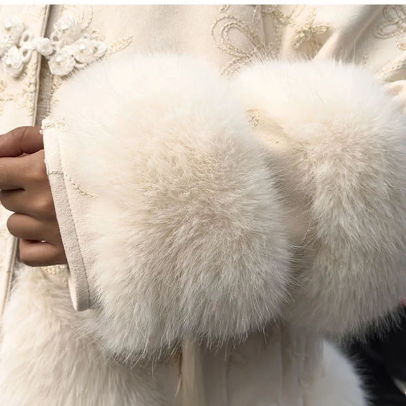 Pelz-Spleiß-Top, 2025, neue Luxus-Damen-Daunenjacke aus weißem Fell, kurzer Parka-Mantel mit Fuchspelzkragen, Lederbesatz, Puffer-Outwear