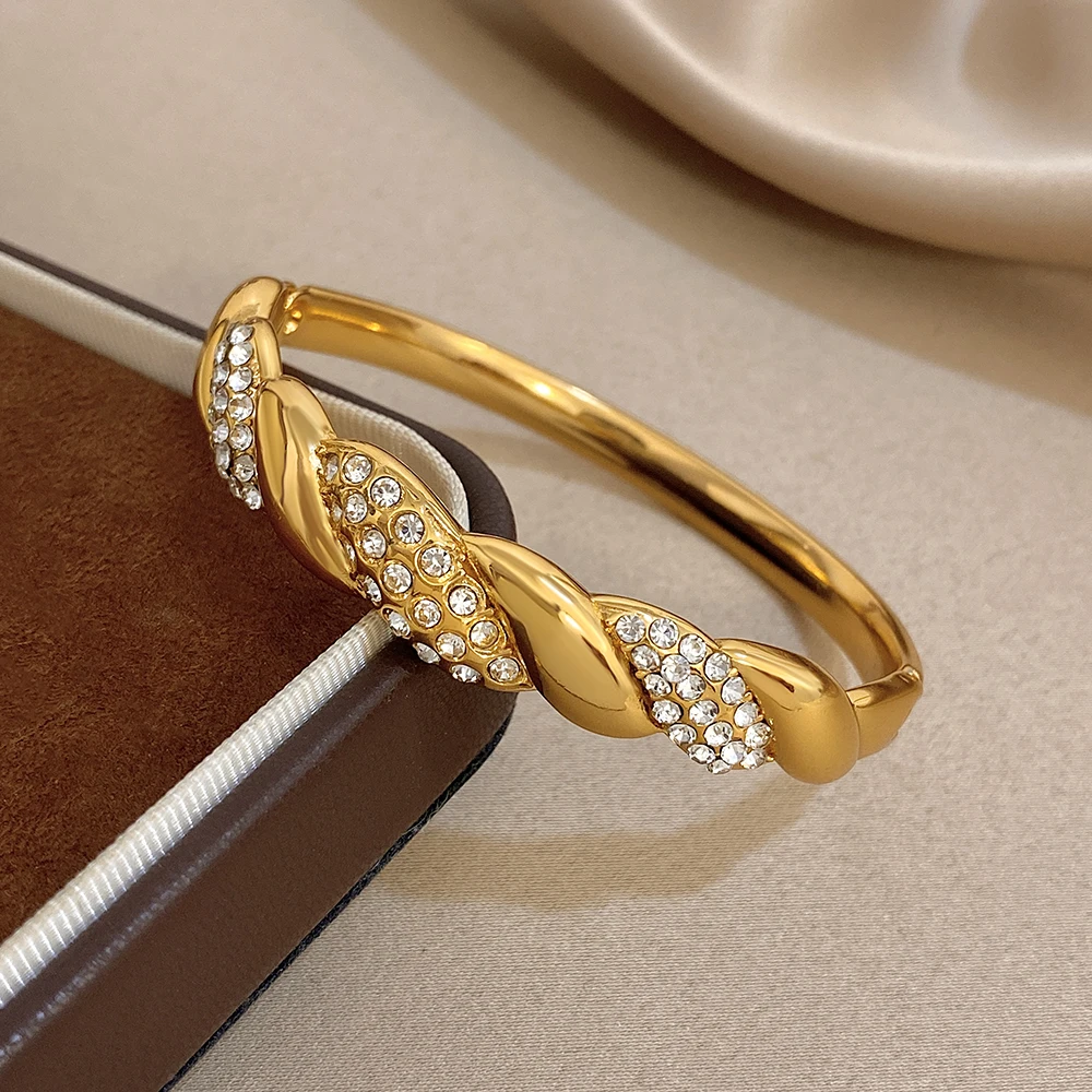 

DODOHAO New Waterproof Stainless Steel Bracelet for Women Retro Geometric Rhinestone Opening Spring Buckle Bangle Party Jewelry