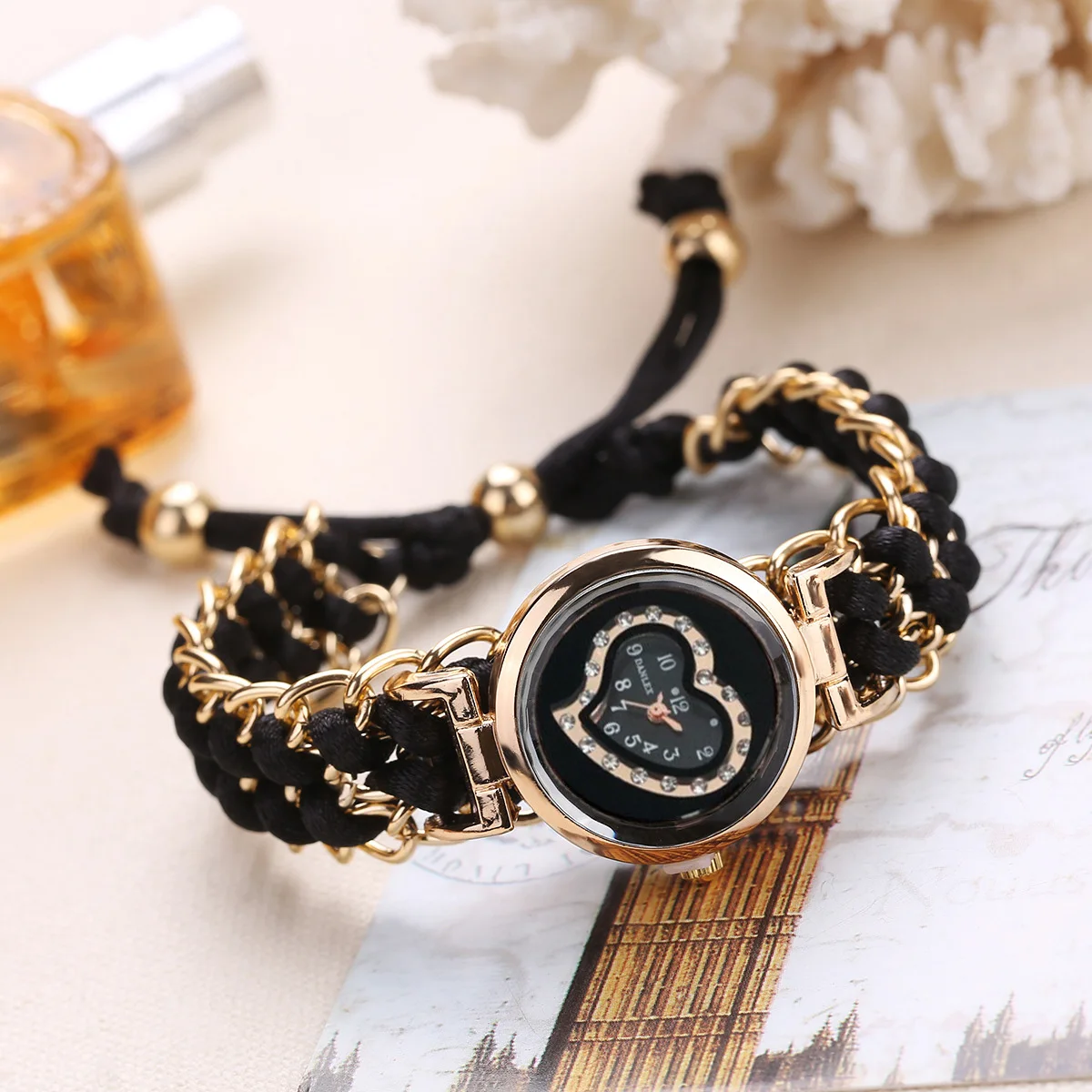 Fashion women\'s watch everything new color chain braided bracelet bracelet bracelet quartz watch