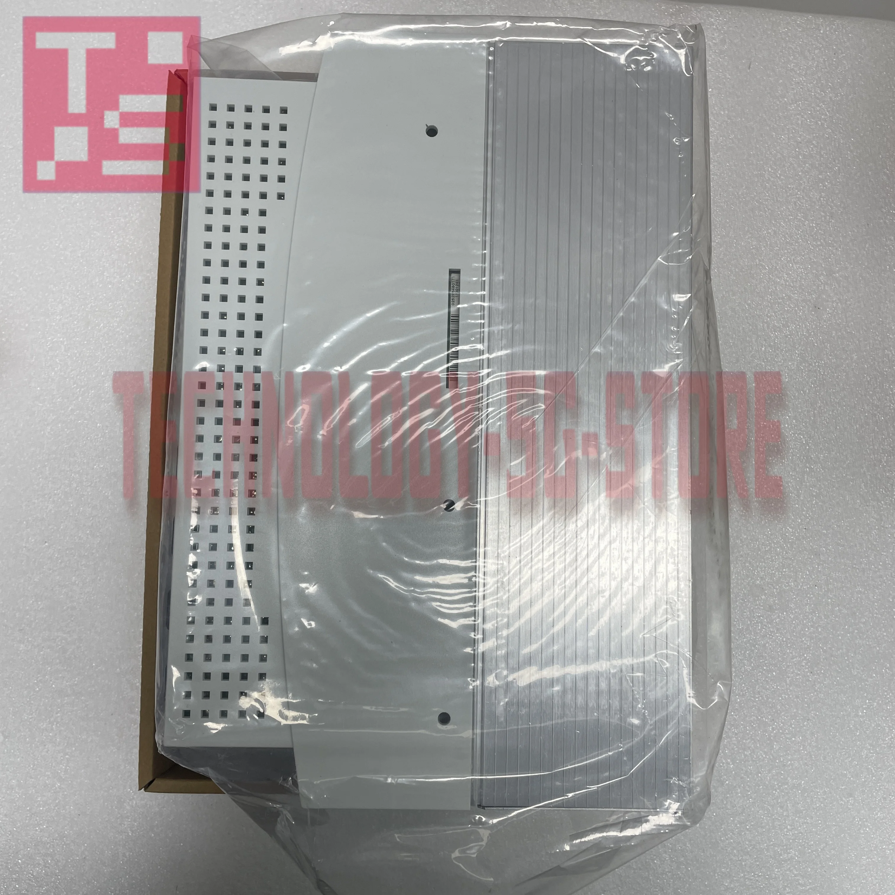 サーボドライバー 新品箱入り EVF9326-EVV004 EVF9326-CVV003