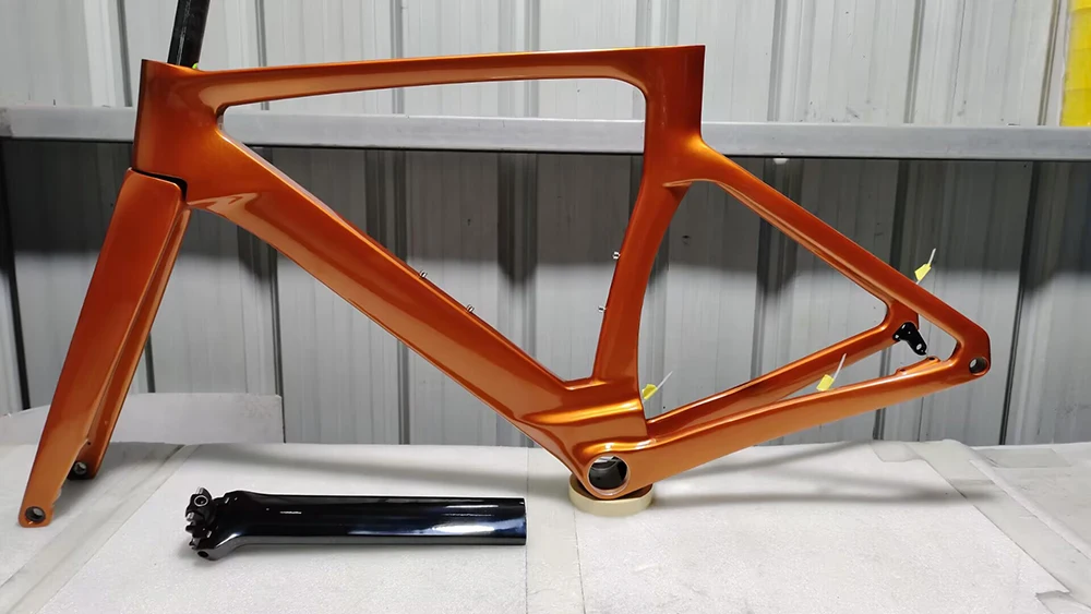 Carbon Road Bike Frame with Disc Brake Full Inner Cable, Coustomized Color Bicycle Frameset