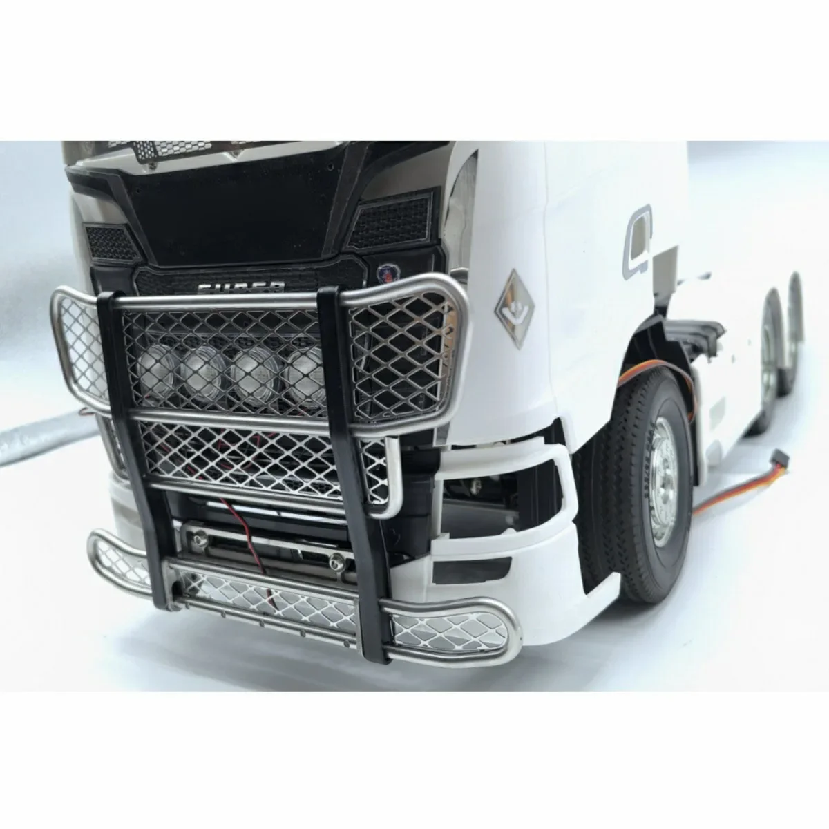 Model RC Antykolizyjna przednia twarz ze światłem Napięcie 5V dla 1/14 Tamiya RC Truck Car Scania 770S 6X4 56368 8X4 56371 Części Zabawki