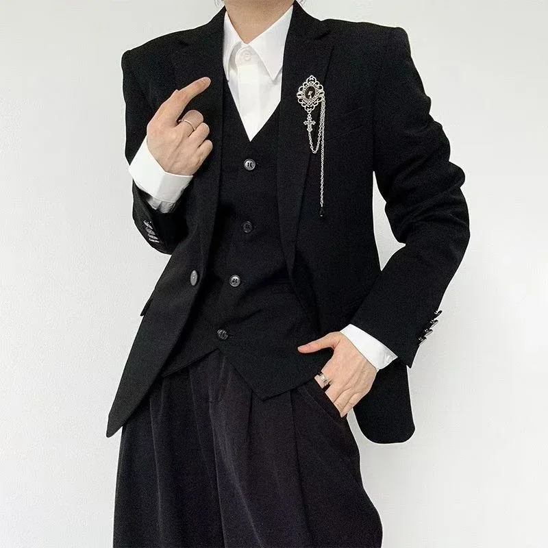 

Unisex Slim Fit Vest Black Grey Blazer Vest for Men Women Edgy Business Suit Accessory with Inner Pockets​