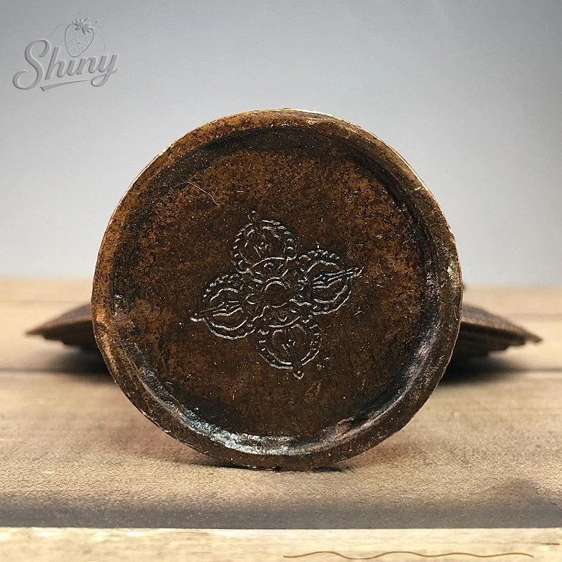 البوذية التبتية أحد عشر وجهًا آلاف المسلحة أفالوكيتيشفارا بوديساتفا تمثال برونزي لعرض العبادة المنزلية