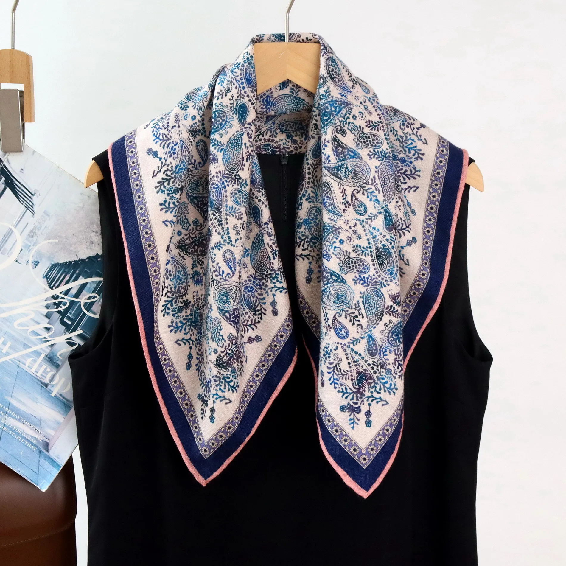 

70% Wool 30% Silk Square Scarf for Woman Accesories Ethnic Bohemian Paisley Pattern Neck Scarves Man Scarf Neck Warmer