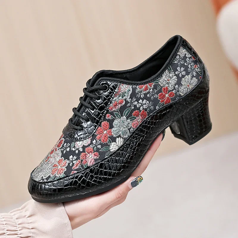 

XIHAHA Latin Dance Shoes Female Adult High-heeled Square Social Dance Shoes Sports Breathable Shoes Microfiber Fabric Embroider