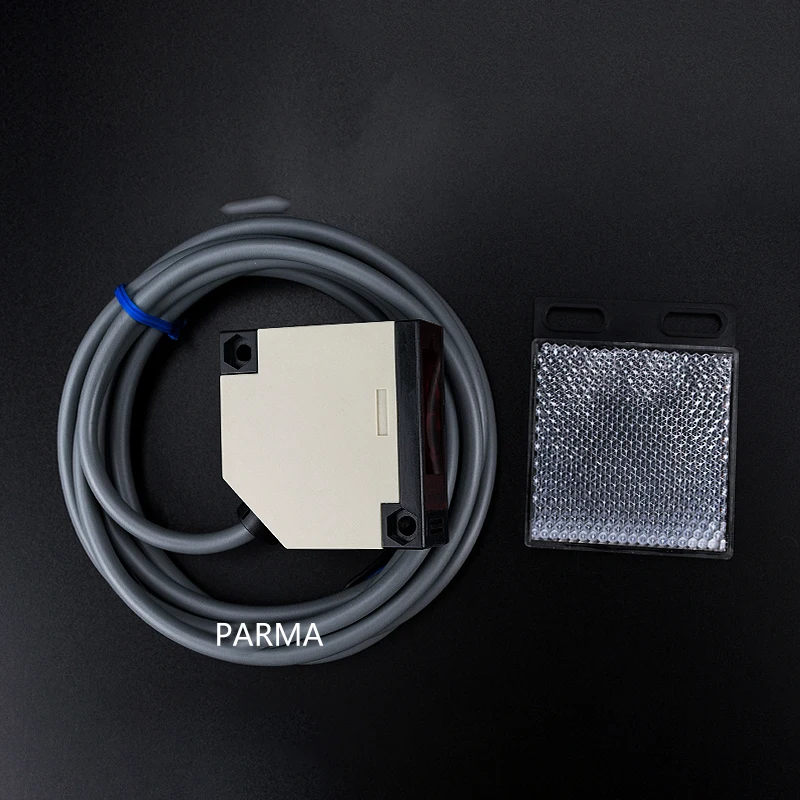 Reverse-diffuse reflection type photoelectric switch sensor and mirror reflection photoelectric switch sensor