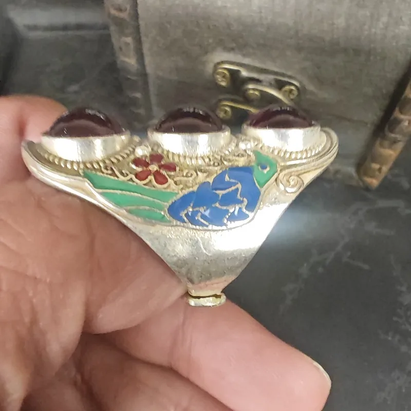 Retro Tibetan Enamel Bird‑Flower Ring Unisex Vintage Metal Band Triple Imitation Ruby Statement Finger Jewelry Daily Party Gift
