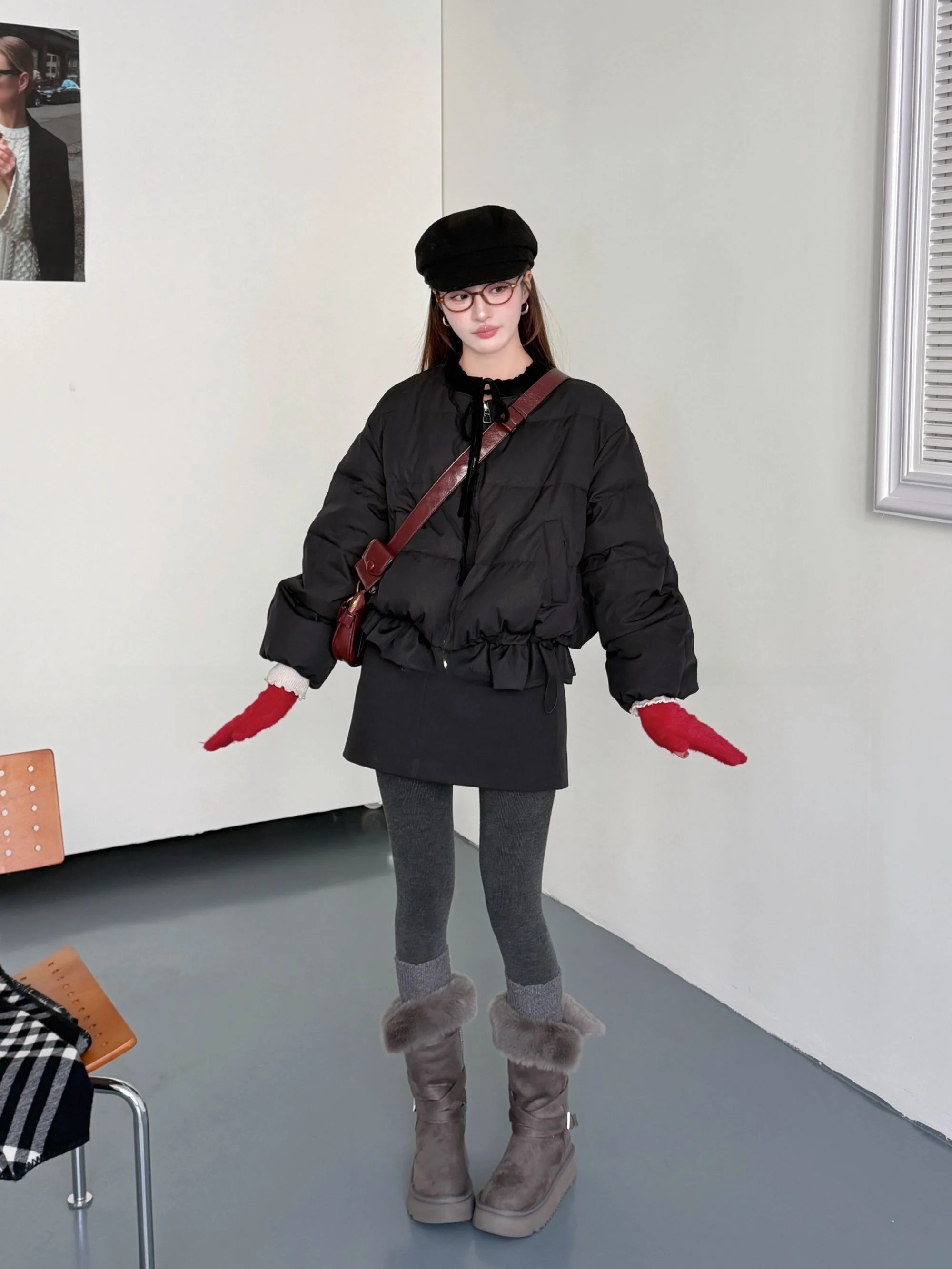 

Korean Style round Neck Padded Short Skirt Two-Piece Set with Lace Trim Belted Winter New Arrival Women's Fashion Warmth Clot...