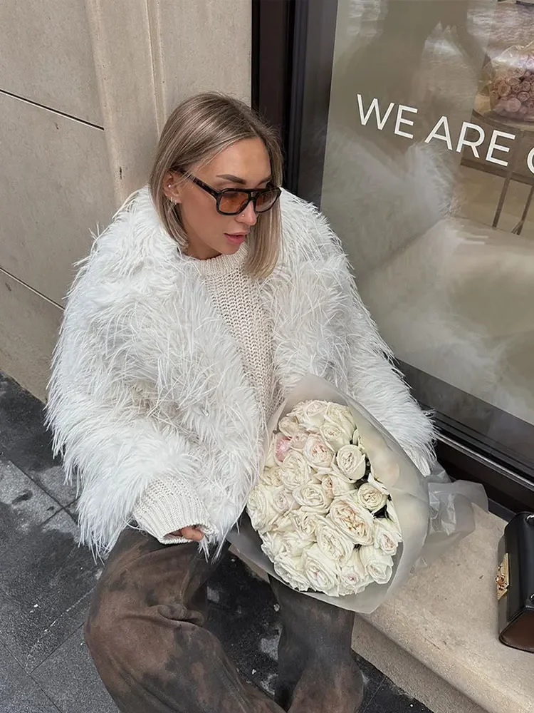 Veste épaisse à manches longues en fausse fourrure pour femmes, revers élégant, glands blancs, mode combinée, chaud, rue féminine, hiver, 2024