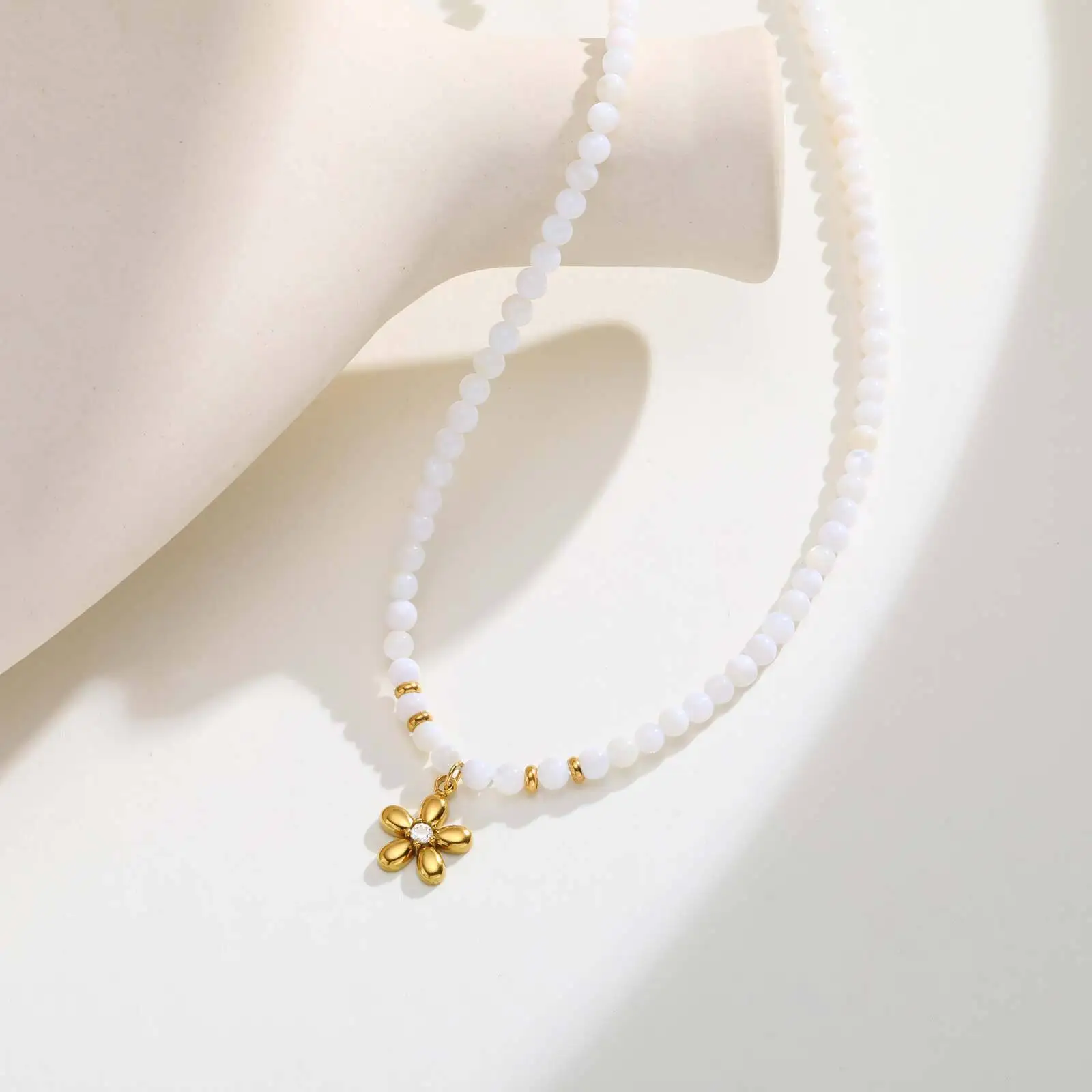 

Daisy Flower Pendant Necklace for Women, Zirconia Pave Pearl Beaded Chain Collar Jewelry