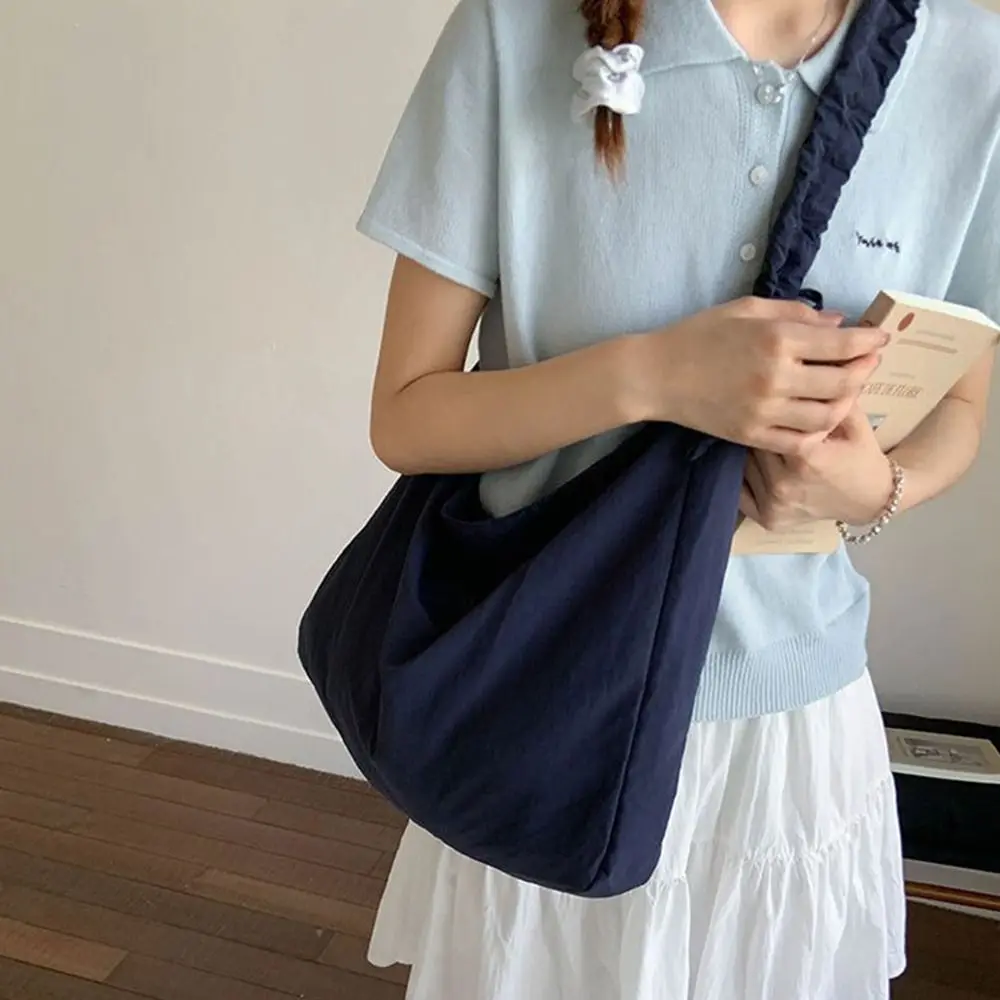 Borsa a tracolla pieghettata tinta unita alla moda Borse a tracolla in nylon per il tempo libero di grande capacità Borsa semplice per studenti sotto le ascelle Primavera Estate