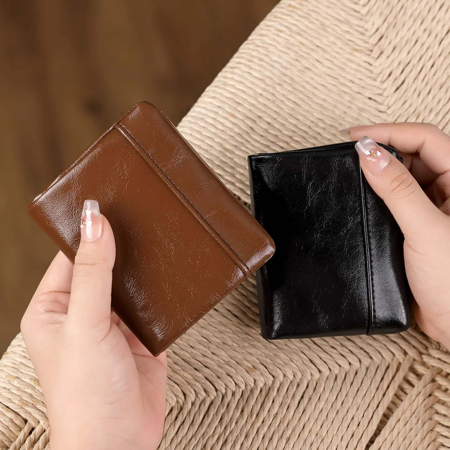 Unisex PU Leather Short Wallet Bifold Card Holder Cash Organizer ID Window Multi Slot RFID Blocking Billfold with Snap Button