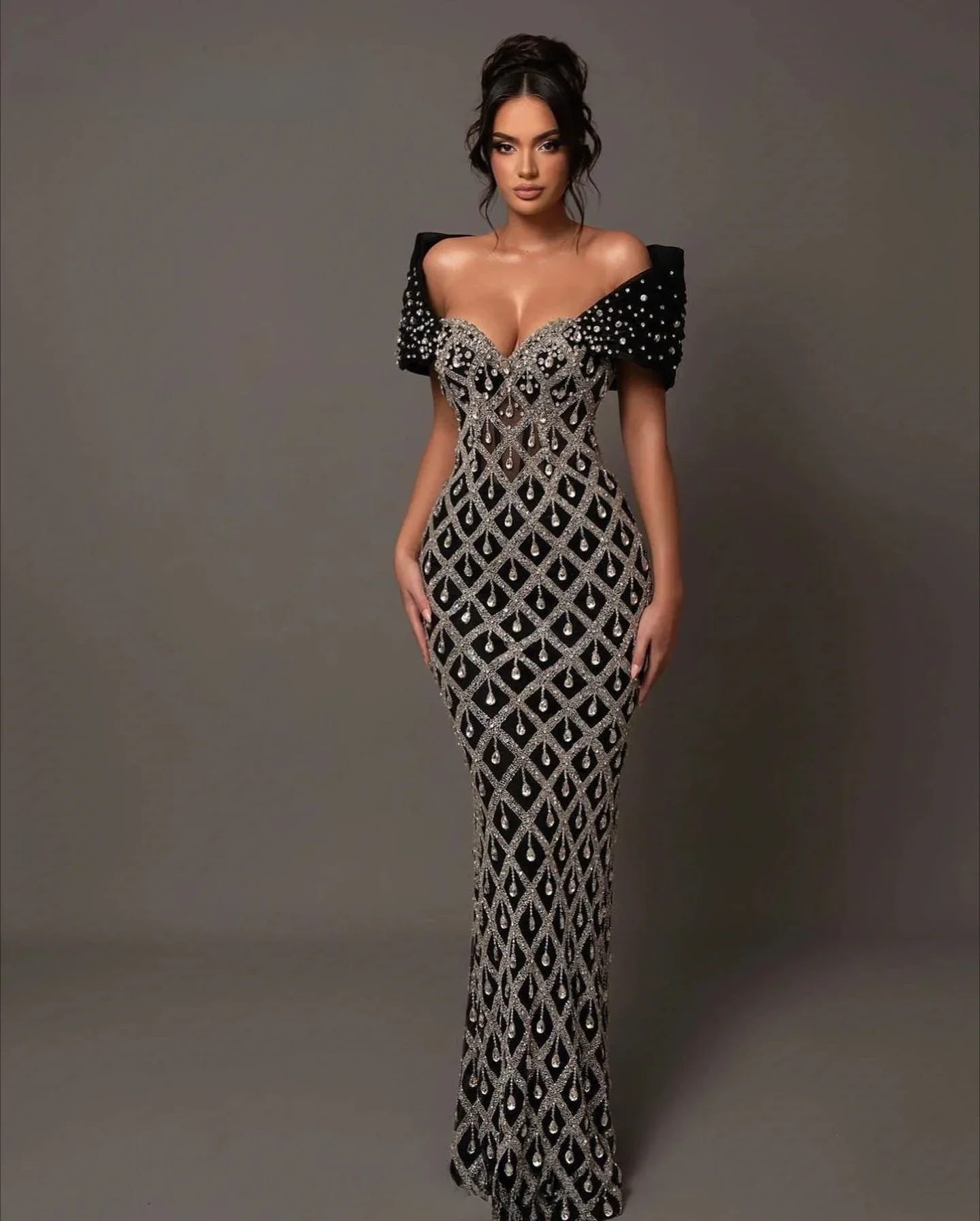 

Вечерний наряд для шоу девушки, роскошный костюм для шоу девушки, роскошный наряд для вечеринки, черные арабские вечерние платья, халаты De Soirée 2025 с открытыми плечами