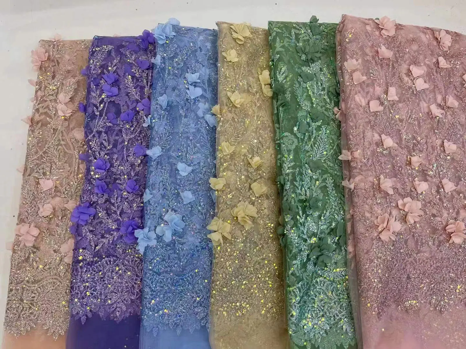3D Lila Applikations-Spitzenstoff 2026 Hochwertige Afrikanische Glitzer-Pailletten-Spitze Nigerianisch für Hochzeit Braut Partykleid 5 Yards – Detail 3