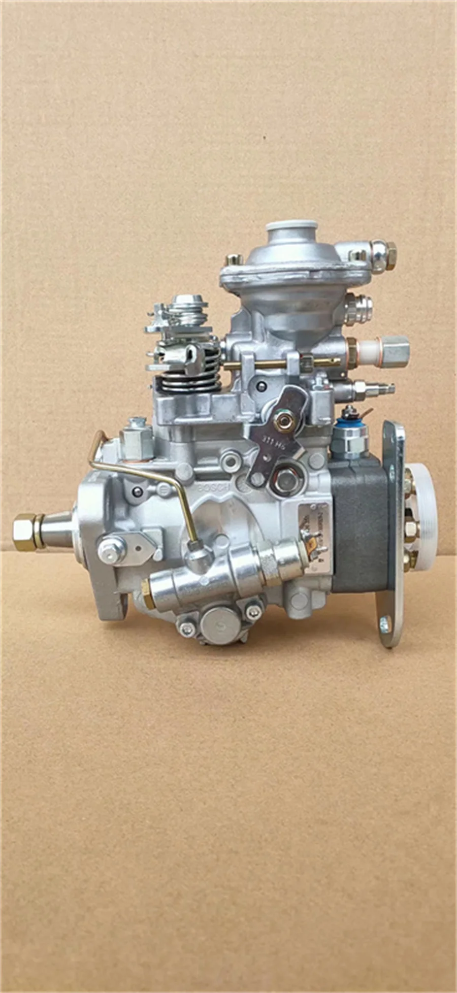 Dongfeng Cummins 6BT5.9 engine fuel pump assembly3960900 3960901 3960902 EQB160-20 high pressure injection pump  0460426401