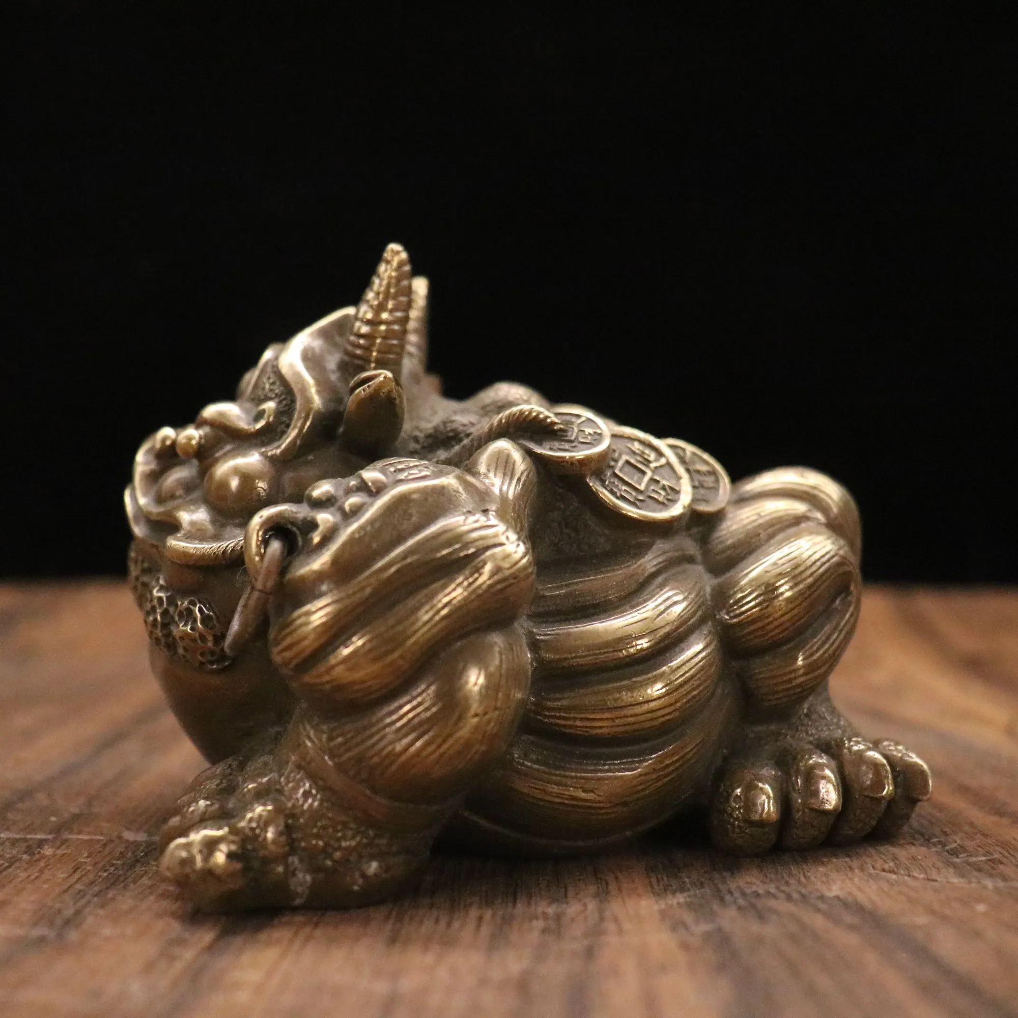 

4"Tibetan Temple Collection Old Bronze Patina Dragon King Golden Toad Statue Amass wealth Ornaments Town house