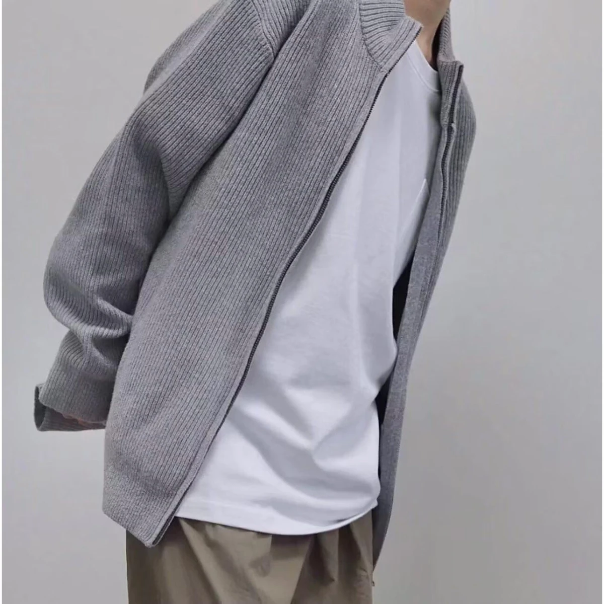 سترة رجالية أمريكية عتيقة الطراز بياقة على شكل V، كارديجان محبوك بلون موحد، ناعم من البوليستر بأكمام طويلة للشتاء