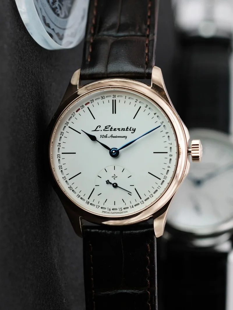 

Itanati Ultra-thin Formal Business Automatic Manual Baking Blue Needle Small Three-needle Mechanical Watch