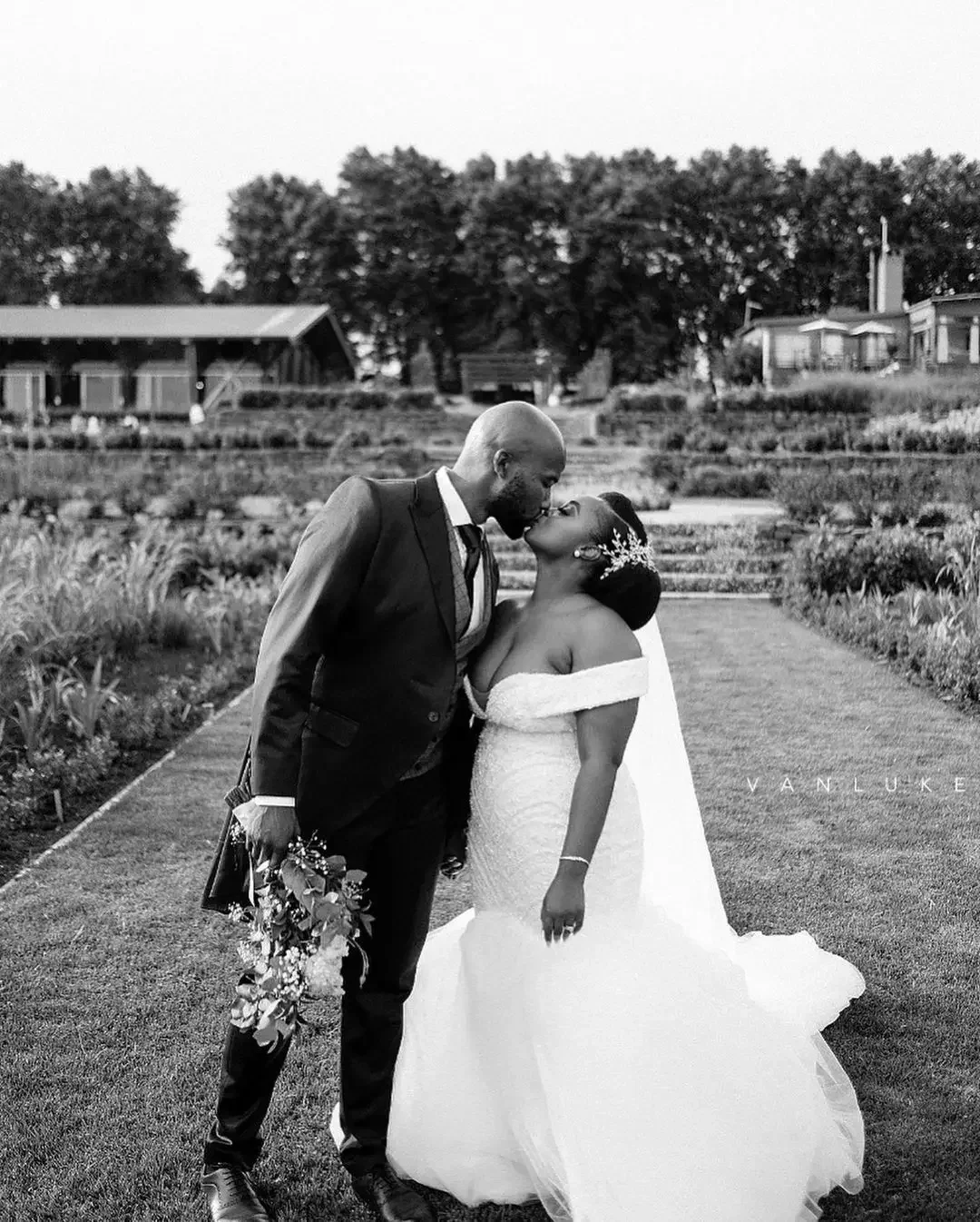 Personalizado plus size renda árabe frisado luxuoso vestido de casamento querida tule vestidos de noiva vintage