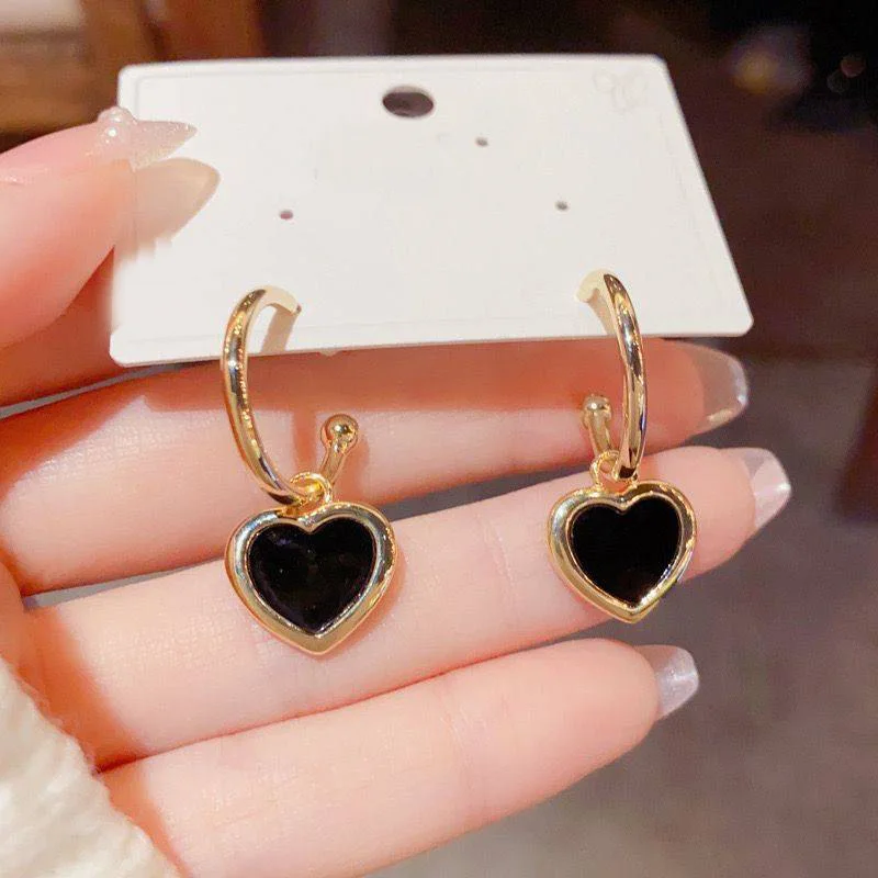 Trendy Black Heart Dangle Earrings for Women Golden Color Metal Open Round Circle Drop Earrings Party Retro Statement Jewelry