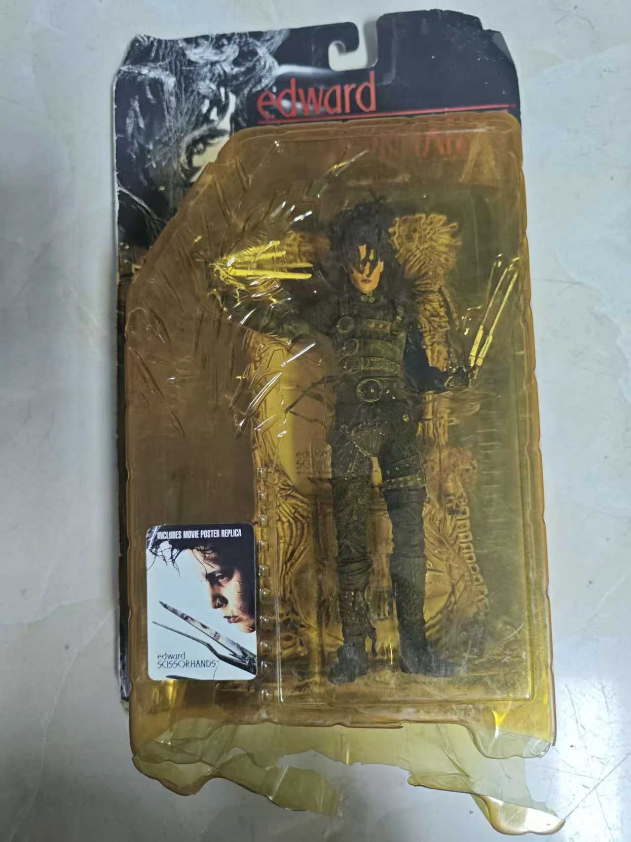 

Mc.Farlane Edward Scissorhands 2000 Toys Movie Maniacs Series 3 Johnny Depp Action Figure The box is damaged