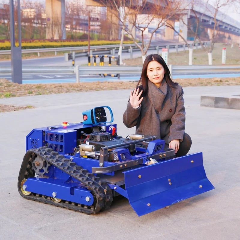 

Вездеходная радиоуправляемая косилка по индивидуальному заказу, с дополнительной стойкой для хранения и настраиваемой конфигурацией. Инквии добро пожаловать.