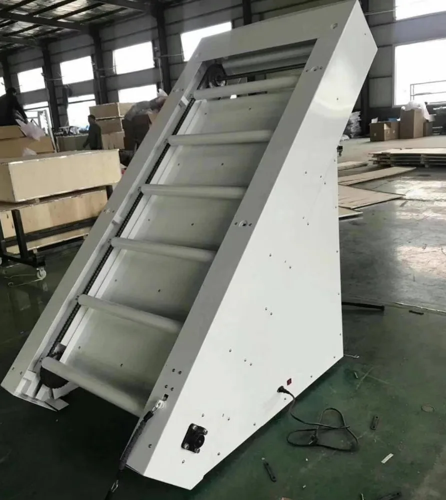 آلة اللياقة البدنية في صالة الألعاب الرياضية آلة تسلق السائر الكهربائية ، آلة تسلق الدرج للبيع