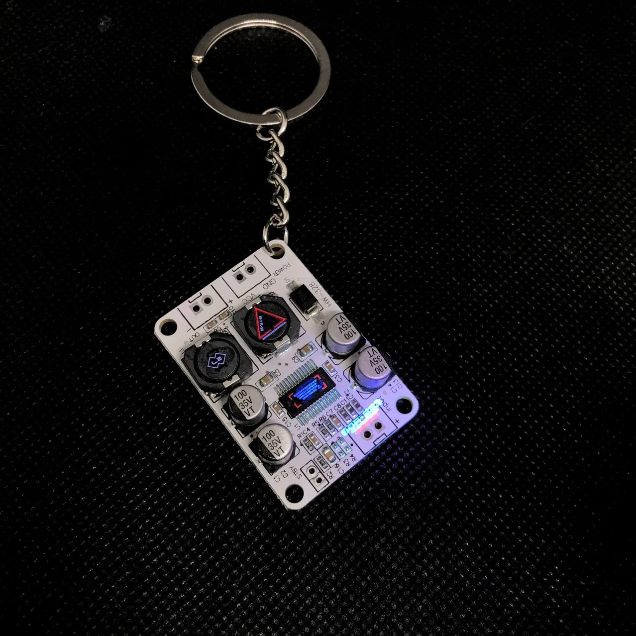 

Punk Mechanical Schoolbag Pendant Keychain Mechanical Metal Cool Circuit Board Charm for Boys Girls Vending Machine Bag Pendant