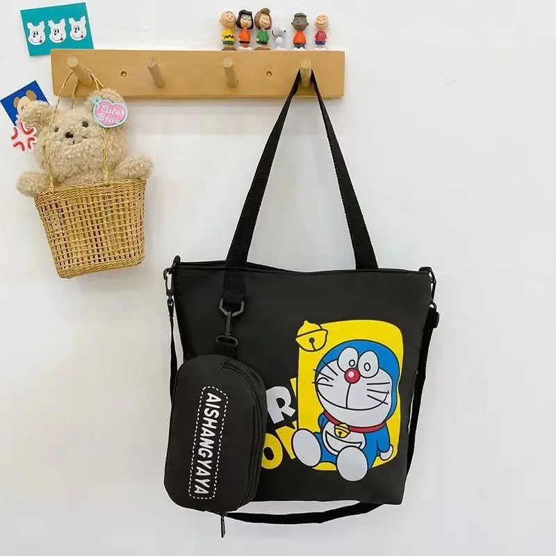 Doraemon-monederos y bolsos de mano Kawaii para mujer, bolso cruzado de un solo hombro, monedero bonito