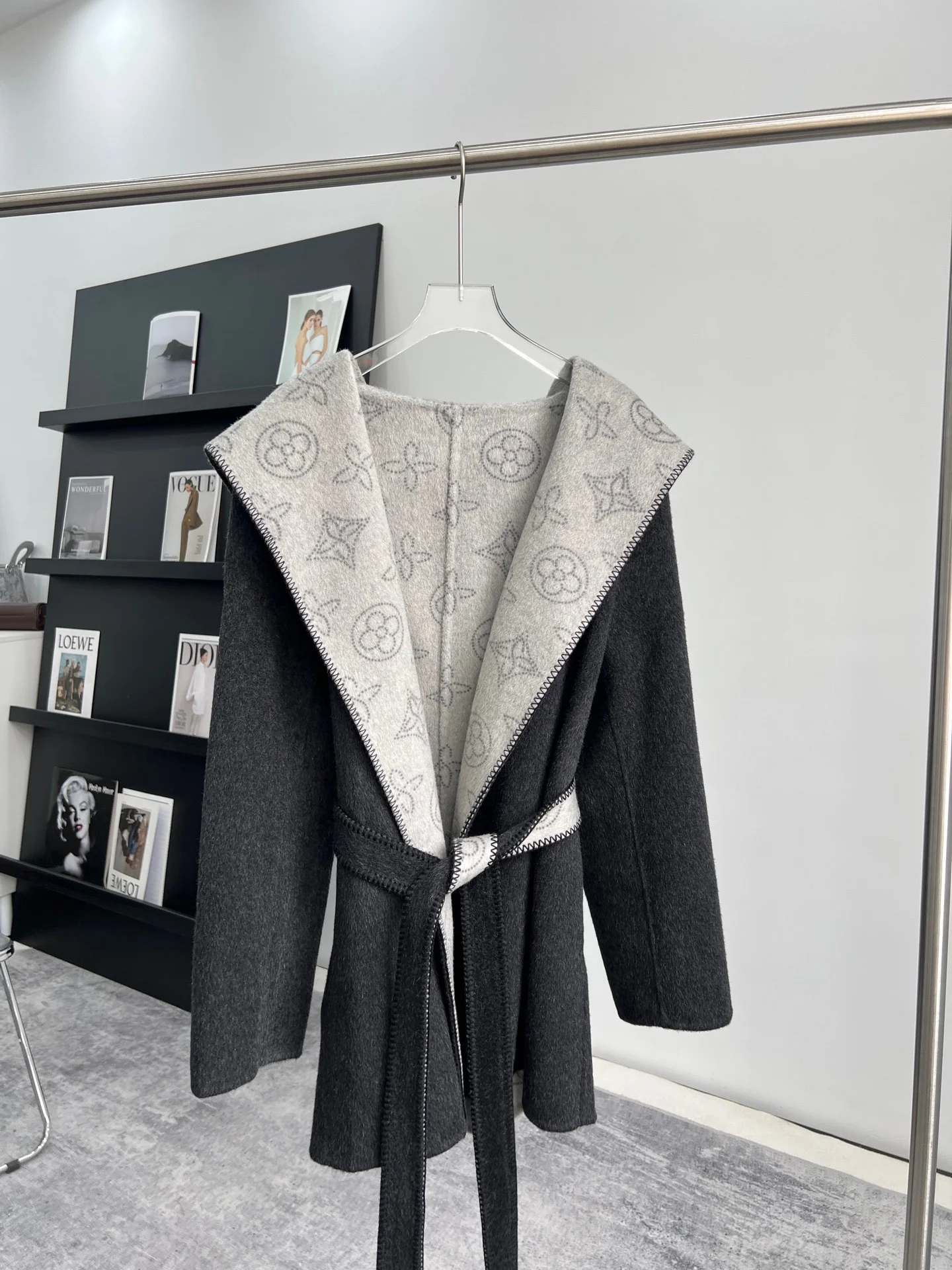 新しいスタイルのフード付きレースアップラグランスリーブ女性用両面プリントウールコート隠し斜めポケット秋冬オーバーコート