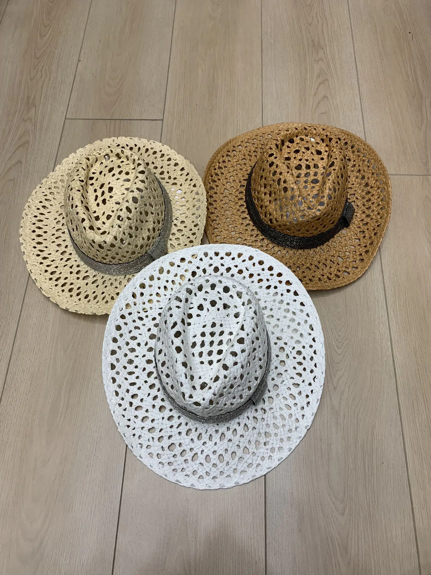 Straw Hat for Summer Vacation and Beach Outing, Hollow Woven Bead Chain, Large Straw Hat, High Quality