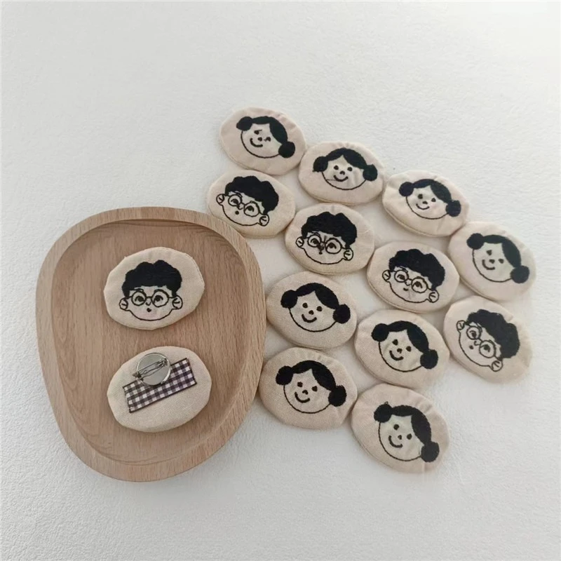 Cotton Linen Fabric Boy Girl Portrait Brooch Handmade Korean Style Versatile Lapel Pin for Women Daily Wear Premium Lightweight
