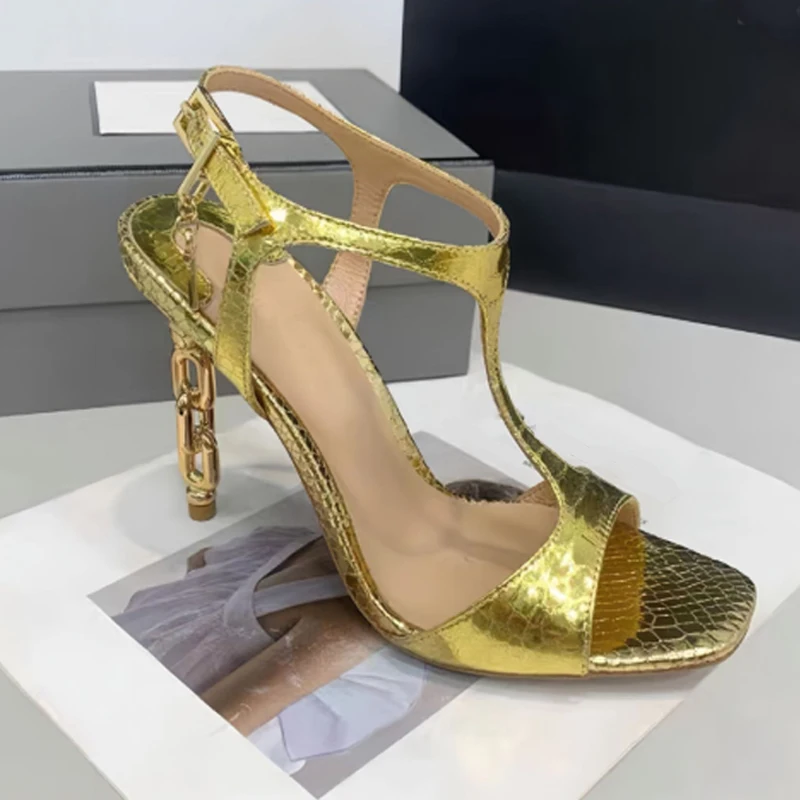

Gold Snakeskin Print T-Strap Buckle Shaped Heels Sandals Woman Summer 2026 Silver Chain Heel Open Toe Slingback High Heel Shoes