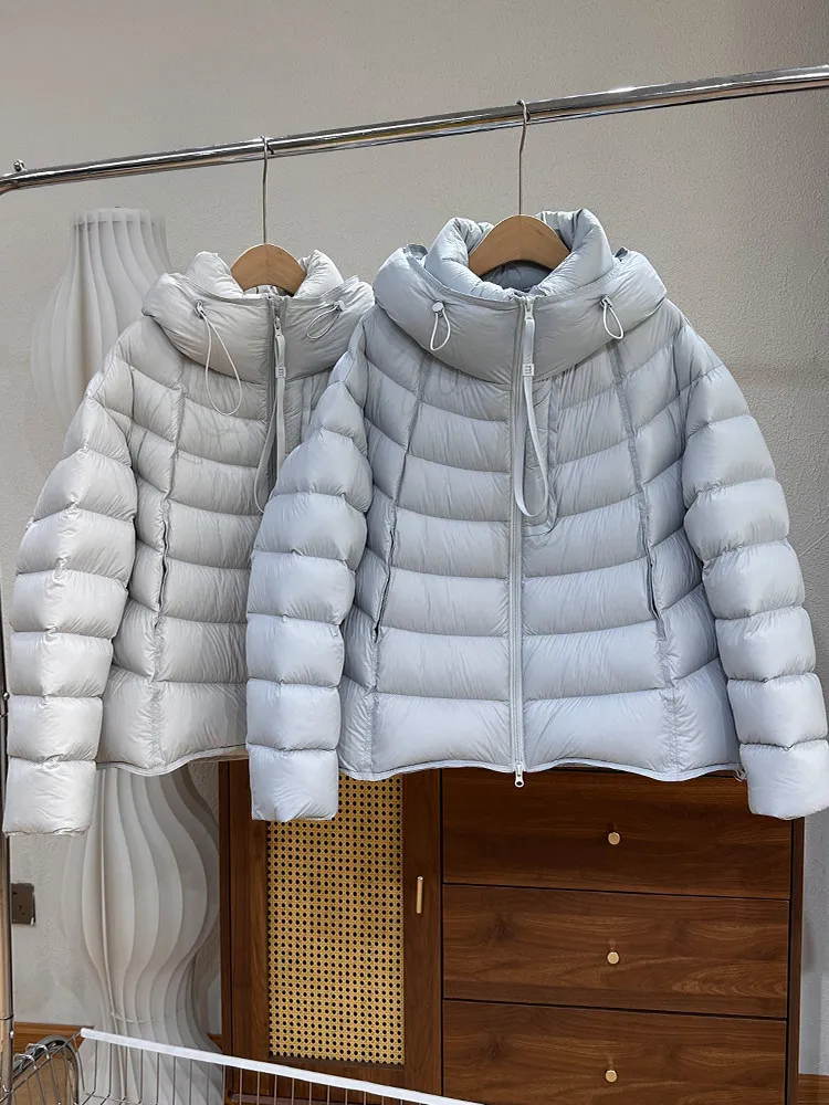 

2026 White Duck Down Jacket Women's Thick Hooded Bread Down Coat Fashion Winter New Light Soft Puffs Parka Warm Jackets